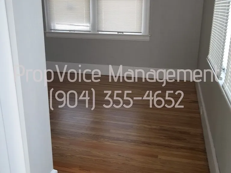 221 W 9th St — Photo 19