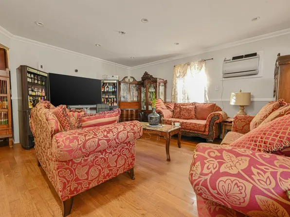 144-29 225th Street image 4 of 6