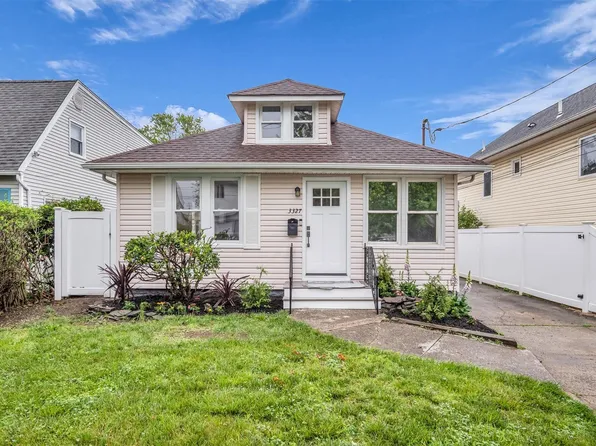 3327 Parkway drive, Baldwin, NY 11510