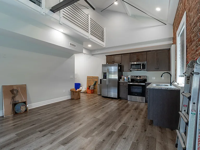 13 Kennedy St #206 — Photo 10