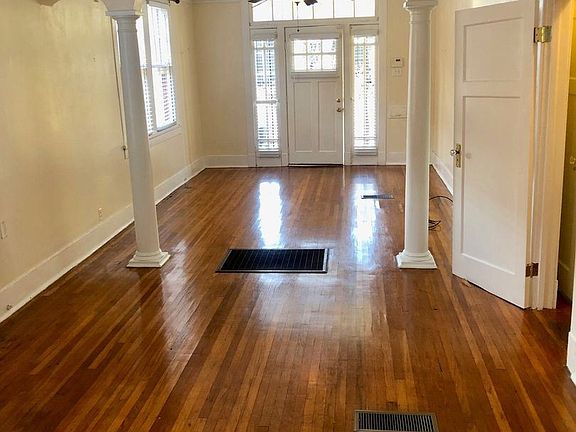 5th image of 2823 Broadway St