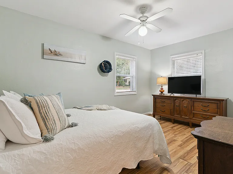 324 Pine St — Photo 10