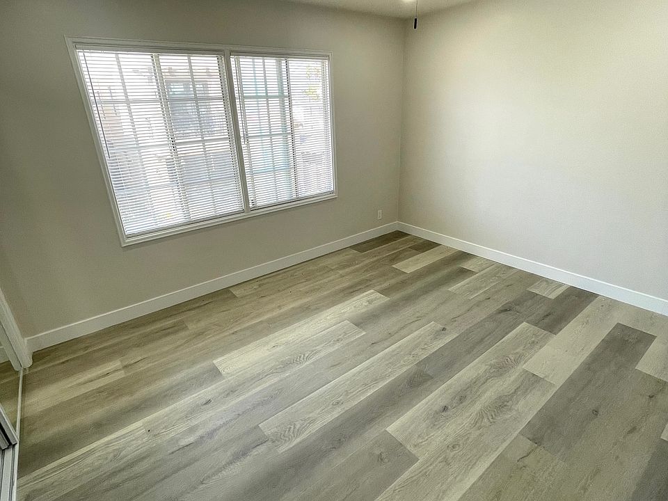 2nd image of 40 63rd Pl #A