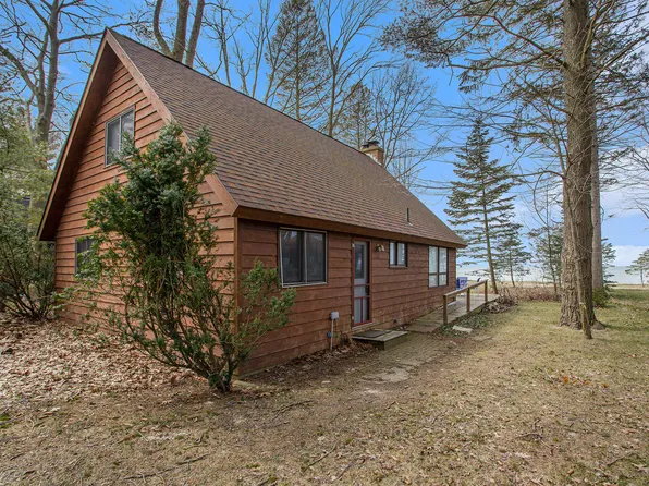 77376 Pinewood Ln, South Haven, MI 49090