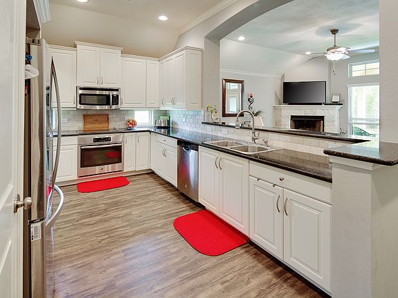 5th image of 1703 Parkland Dr