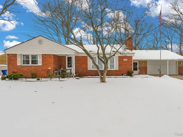 1333 Genella St, Waterford, MI 48328