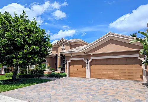 10640 Oak Meadow Ln Photo 1