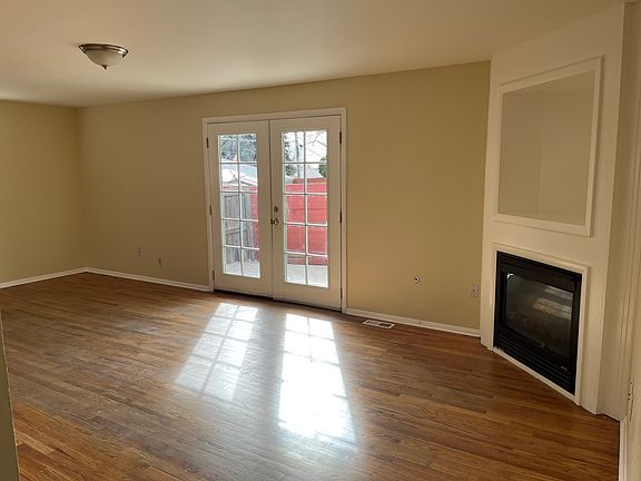 3rd image of 2586 Skyline Dr