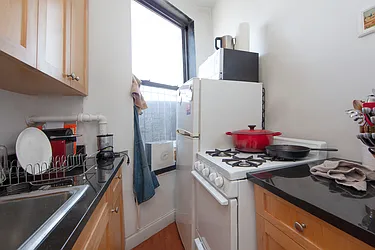 Rented by R New York