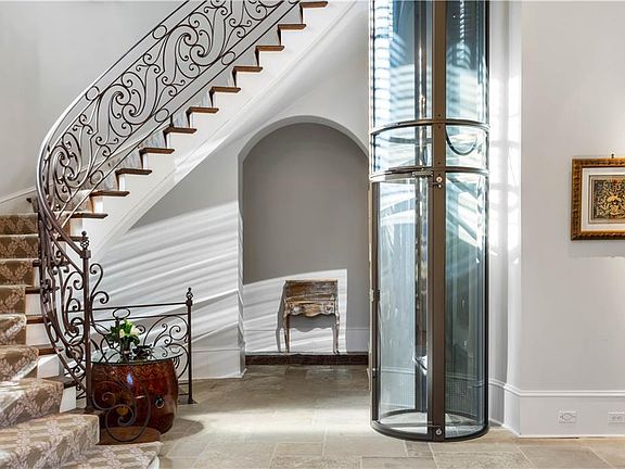 4th image of 675 W Paces Ferry Rd NW Unit 10