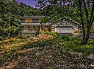 17974 Holcomb Hills Rd, Grand Haven, MI 49417