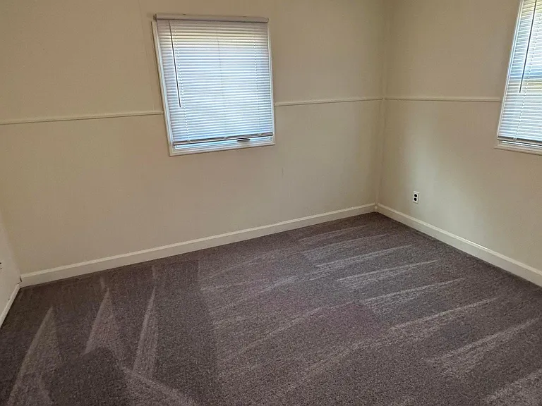 6752 Hamilton St — Photo 15