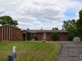 4466 NW 51st Ct, Topeka, KS 66618