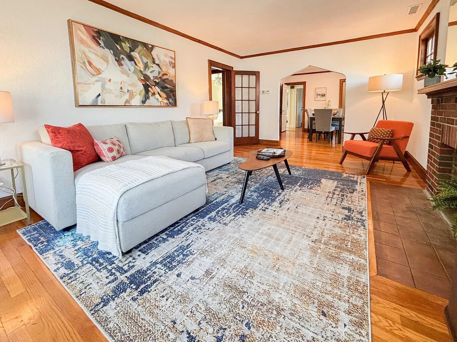 3 bed, 1100 sqft, $9,000 — Photo 3