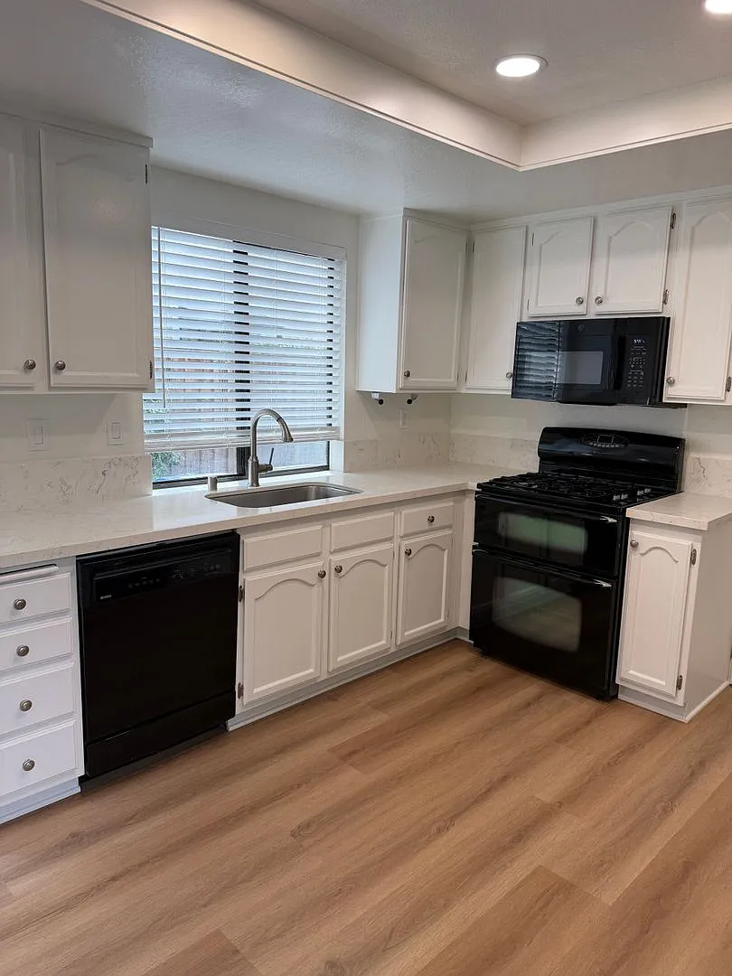Hartz Property Management Presents 230 Bridgeside Circle in Danville — Photo 3