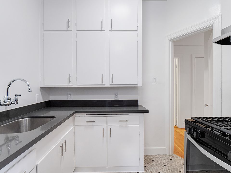 2nd image of 1895 Jefferson St APT 105