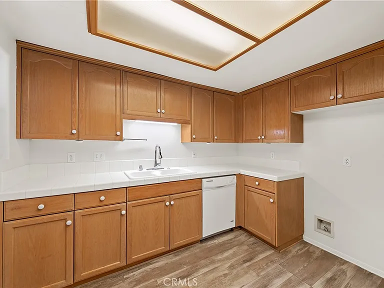 2971 Peach Tree St — Photo 12