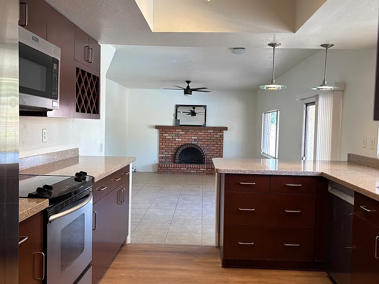 2715 S Cottonwood — Photo 8