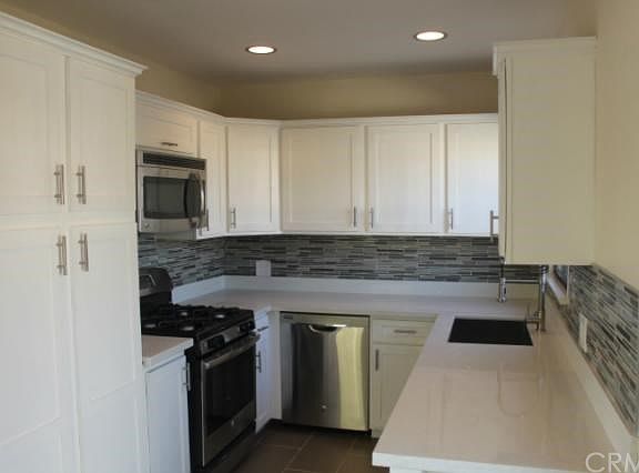 3rd image of 1335 W 220th St