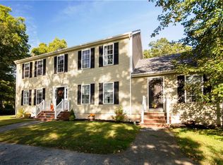 146 Michaels Ln, Tiverton, RI 02878