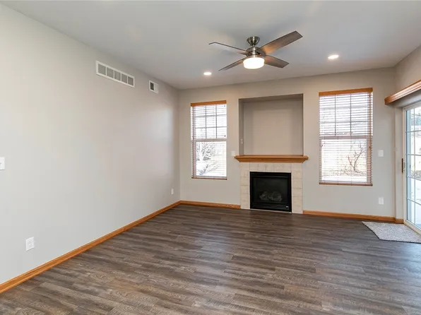 10325 Providence Dr Unit 105, Johnston, IA 50131