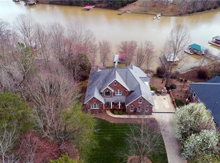 6410 Hayden Dr, Hickory, NC 28601