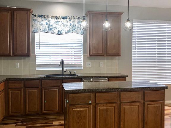 5th image of 418 Parkview Dr
