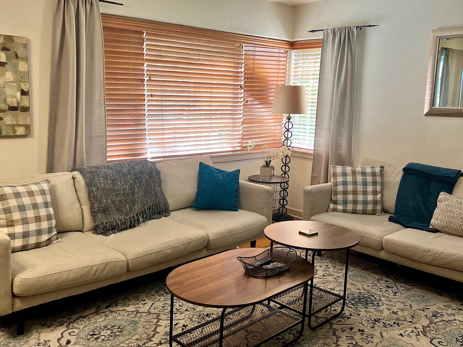 422 W Village Ln — Photo 4