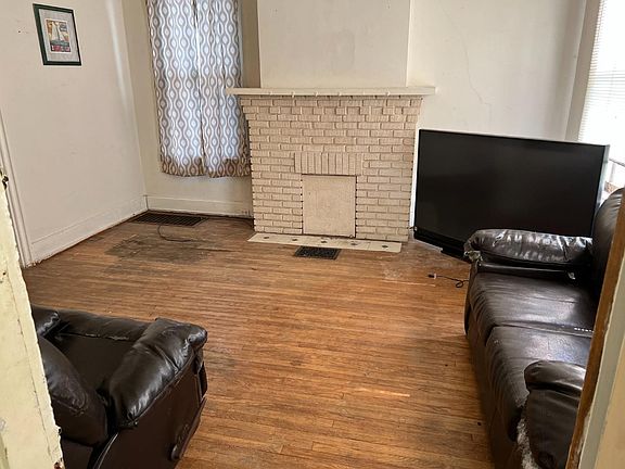 4th image of 8151 Anthony Wayne Ave