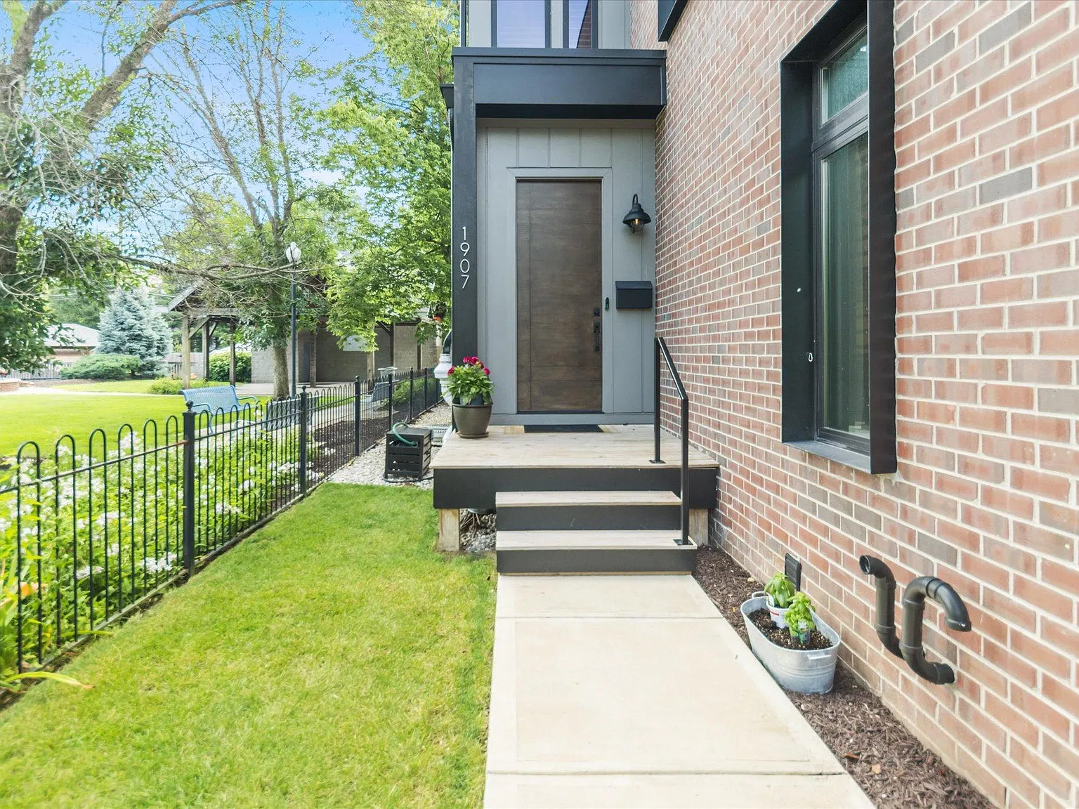 1907 N Alabama St — Photo 1
