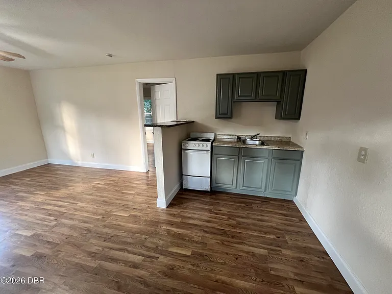 737 Florence St — Photo 7