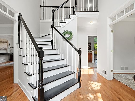 3rd image of 2332 Merrymount Dr
