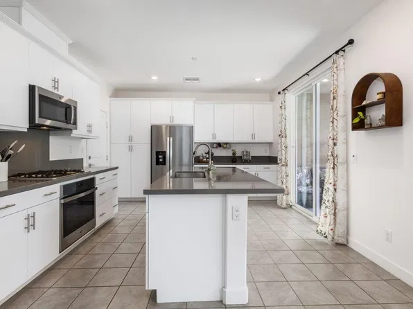76333 Oxford Ln, Palm Desert, CA 92211