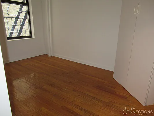 Rented by City Connections Realty | media 10