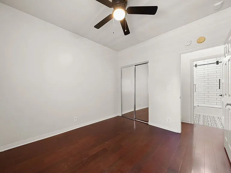 1145 Roswell Ave #203 — Photo 21