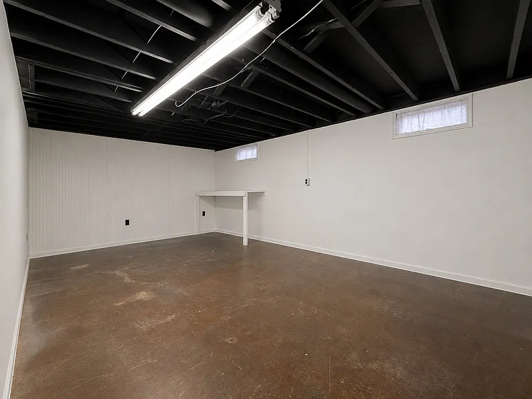 735 Maple St — Photo 14