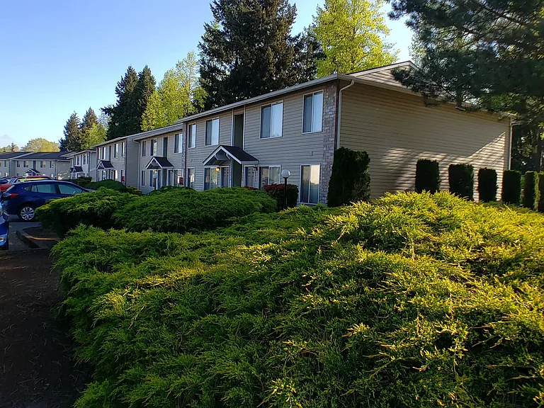 Greenwood Park Apartments — Photo 3