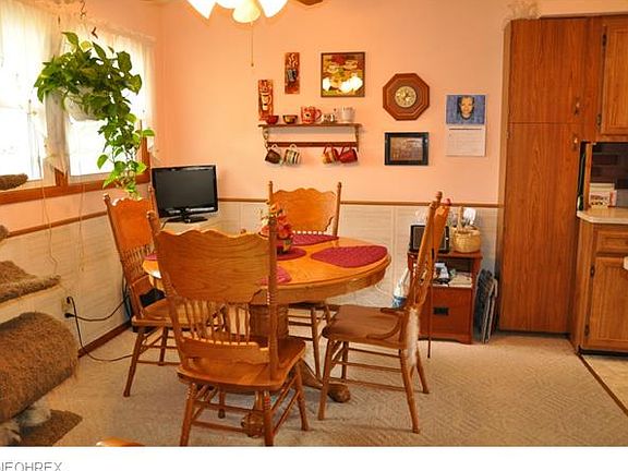 3rd image of 3027 Starlite Dr NW