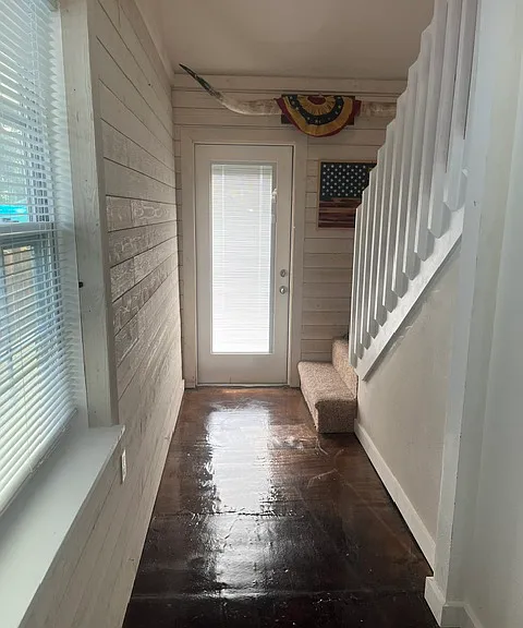 923 N Shine Ave — Photo 9