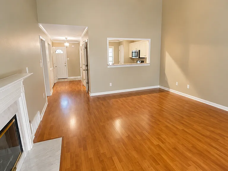 9901 Woodland Bend Dr — Photo 7