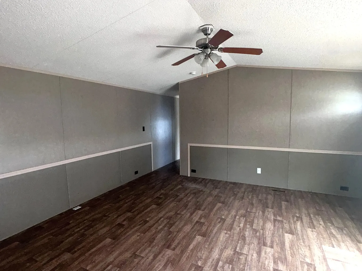 3 bed, 960 sqft, $799 — Photo 4