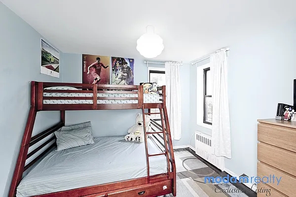 Sold by Moda Realty | media 14