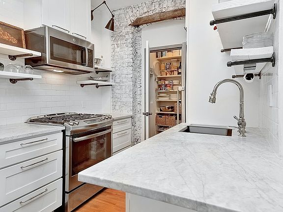 3rd image of 208 W 119th St APT 5H