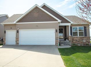 1306 Hummingbird Cir, Waterloo, IA 50702