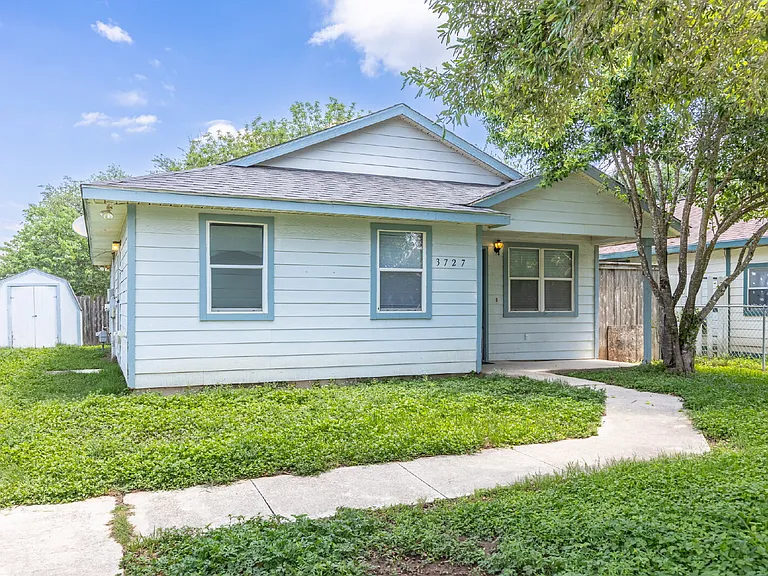 3727 Aragon Dr — Photo 2