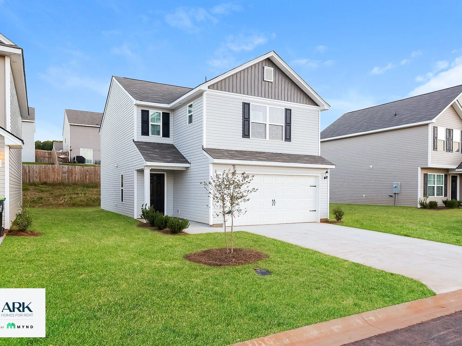 3 bed, 2.5 bath, 1679 sqft, $1,695 — Photo 3