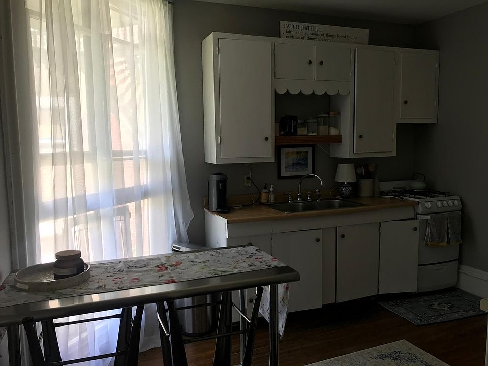 1st image of 821 Lake Blvd APT 2