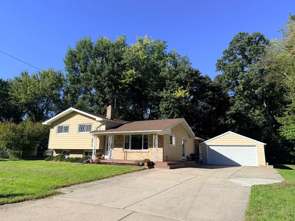 5012 Tressa Dr, Lansing, MI 48910