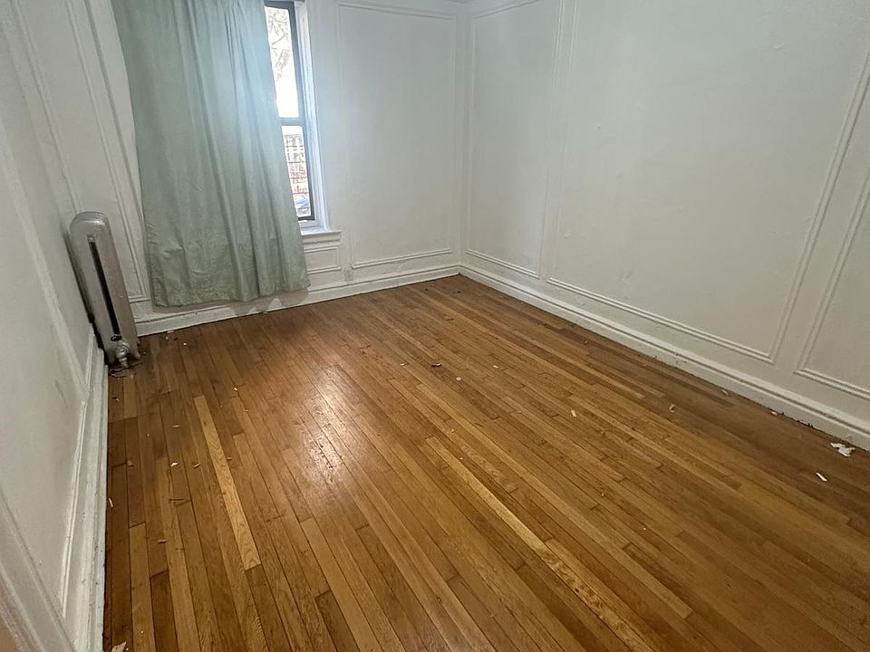 2nd image of 2432 Webb Ave APT 1E