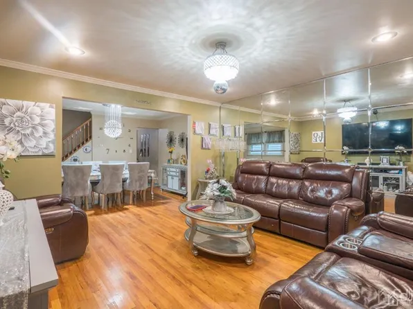 25 E 50th St, Bayonne, NJ 07002